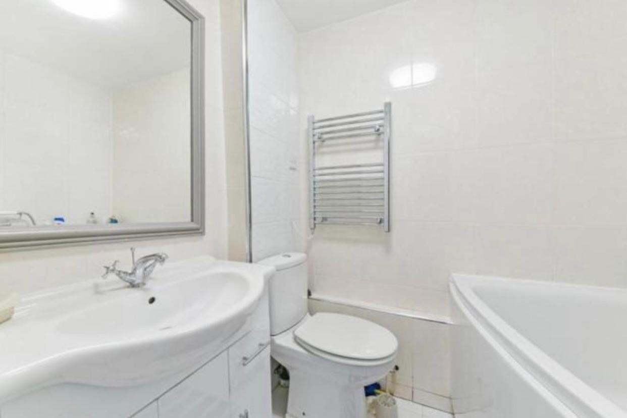 Brunswick Rooms Sutton  Bagian luar foto